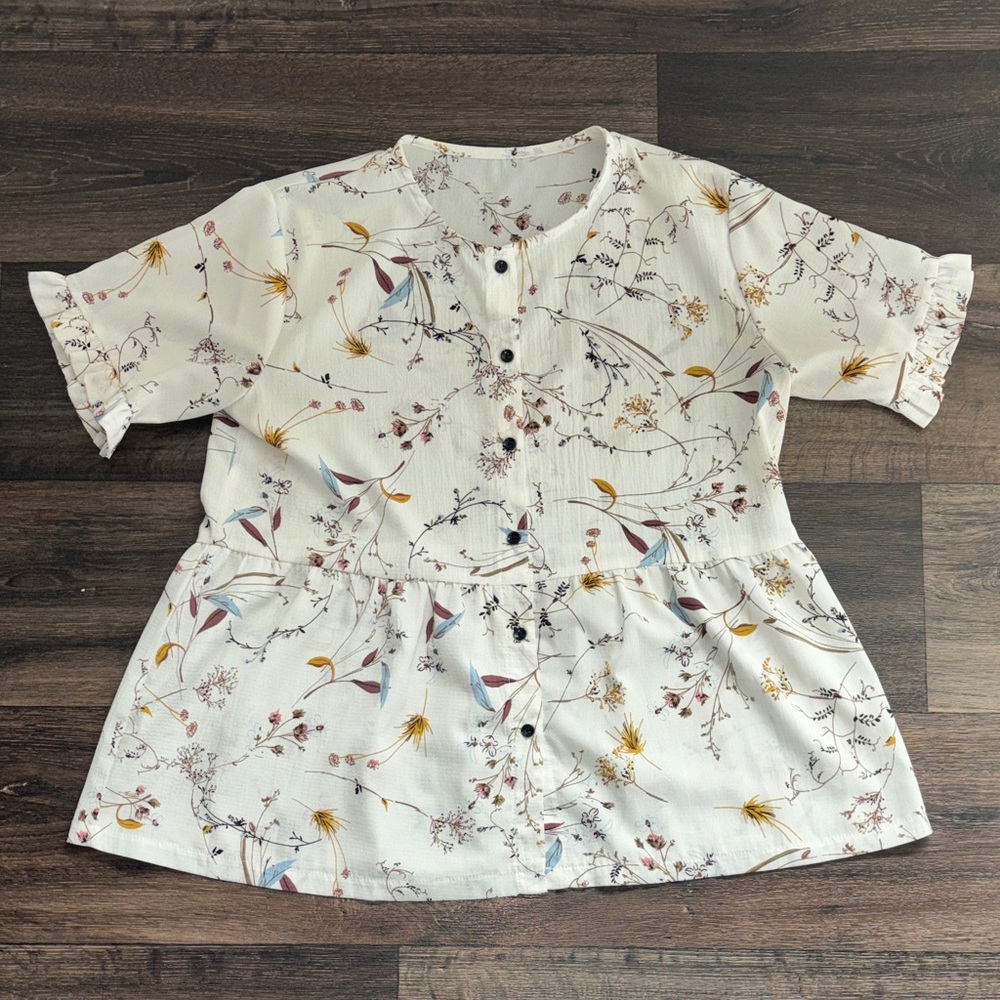 Floral Button-Up Women's Short Ruffle Sleeve Blouse (M)